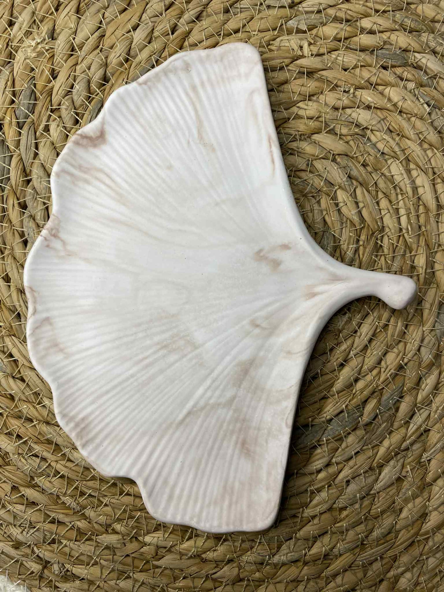 Ginkmedžio lapo padėkliukas (švelni ruda)