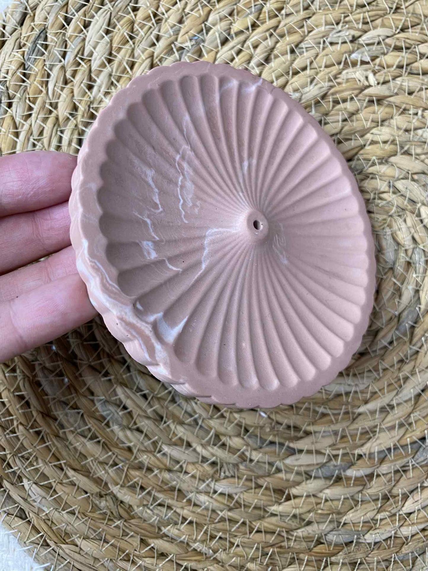 Apvali smilkalinė (ruda)