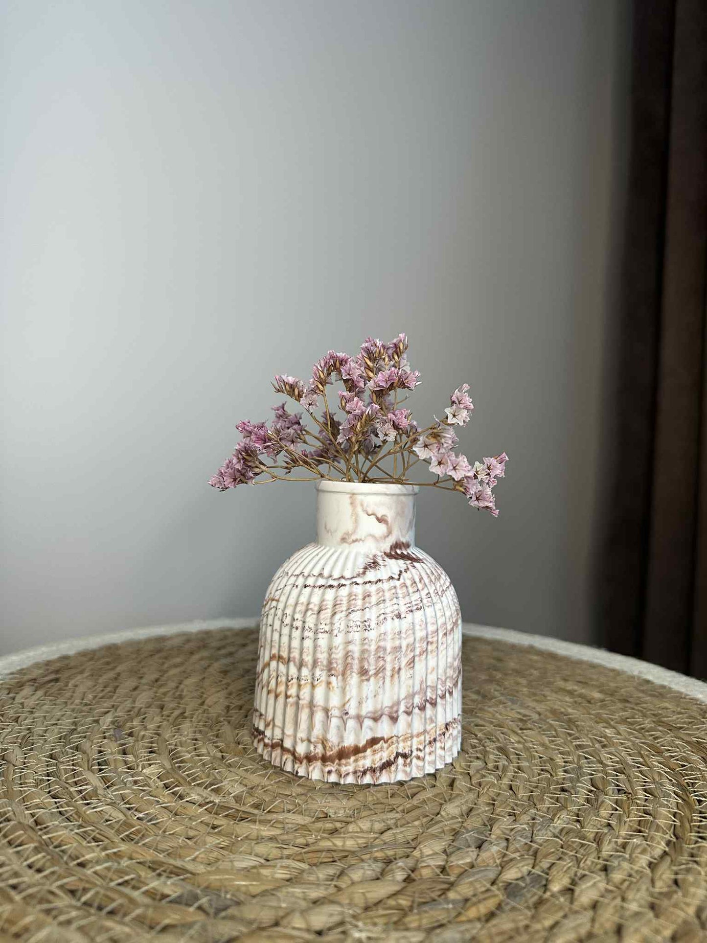 Jauki vazelė (ruda)