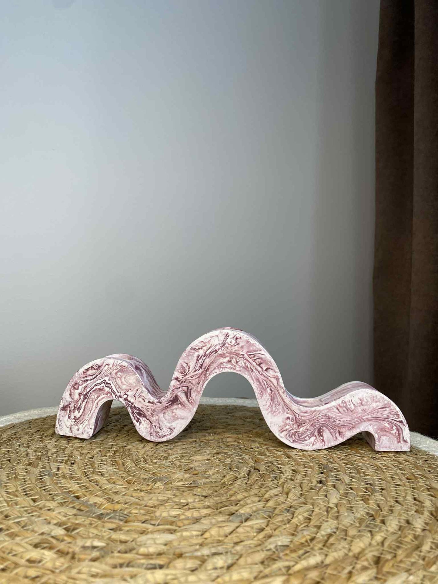 Lenkta žvakidė (violetinė)