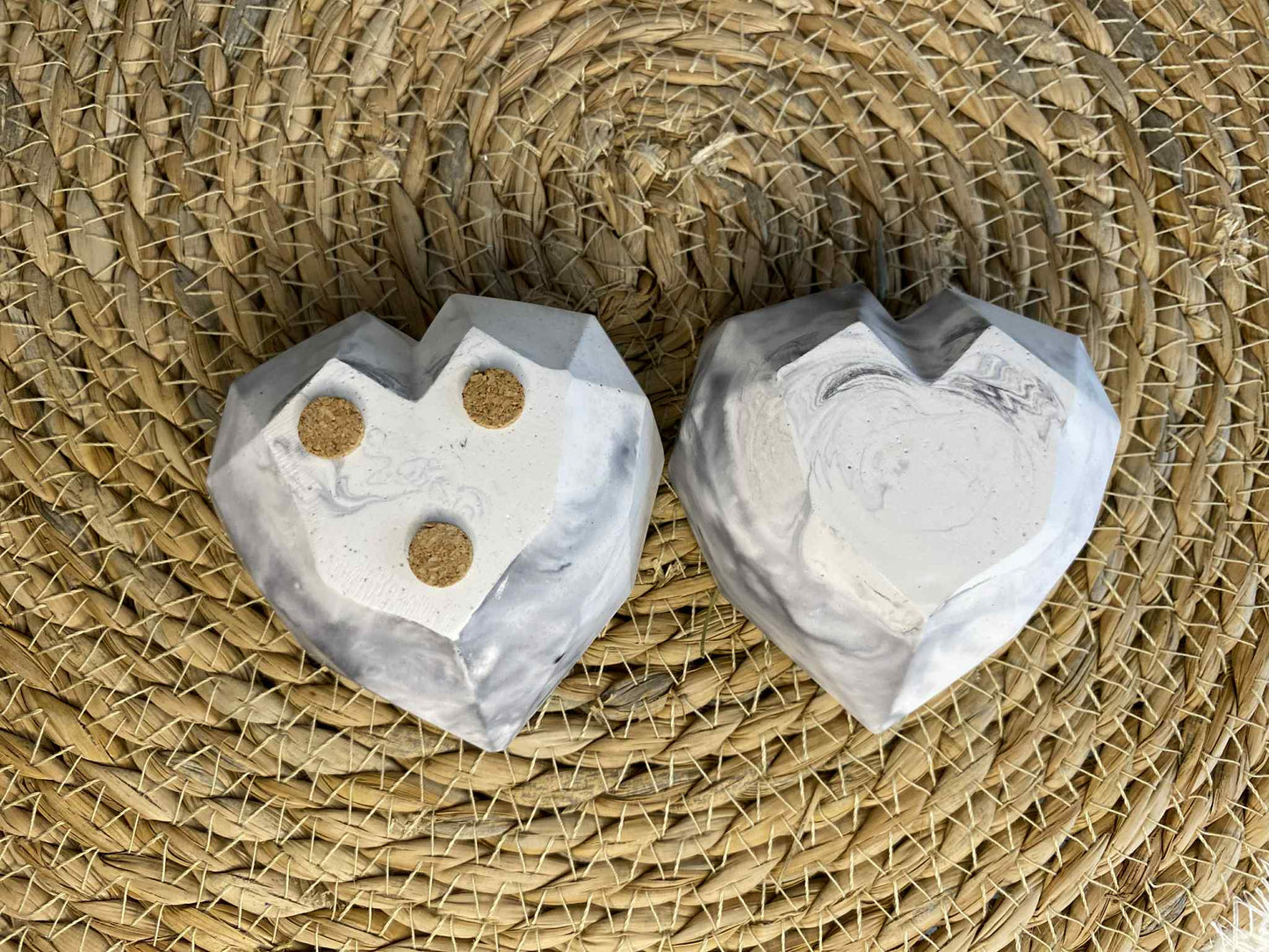 Širdelės formos dėžutė (pilka)