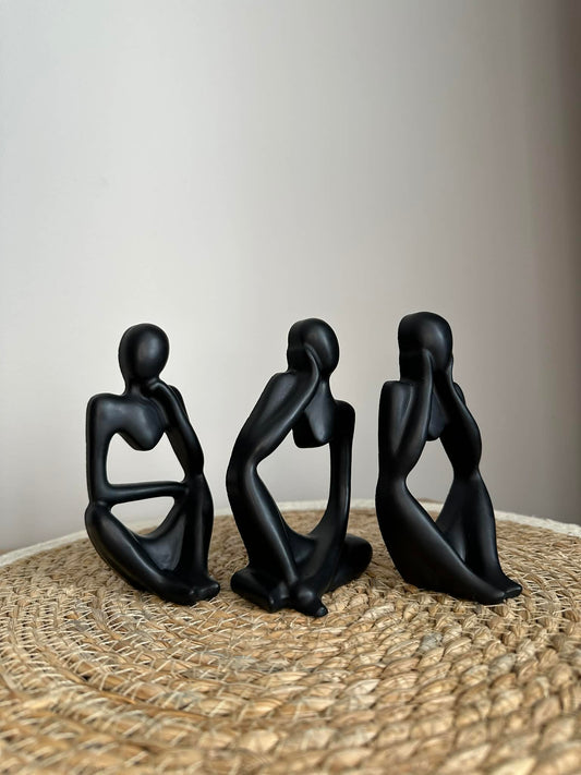 Juodos susimąsčiusių žmogeliukų statulėlės (3 vienetai)