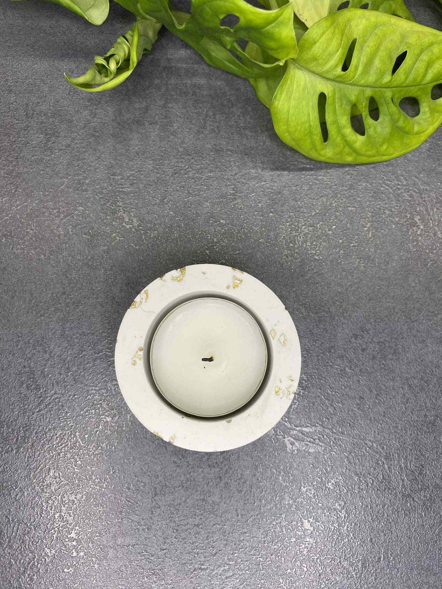 One-piece candlestick (white gold)