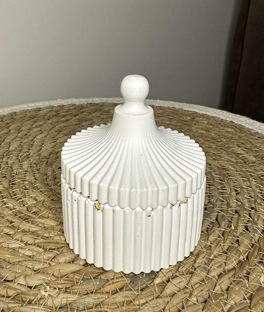 Jesmonito žvakė su dangteliu „Elegance“