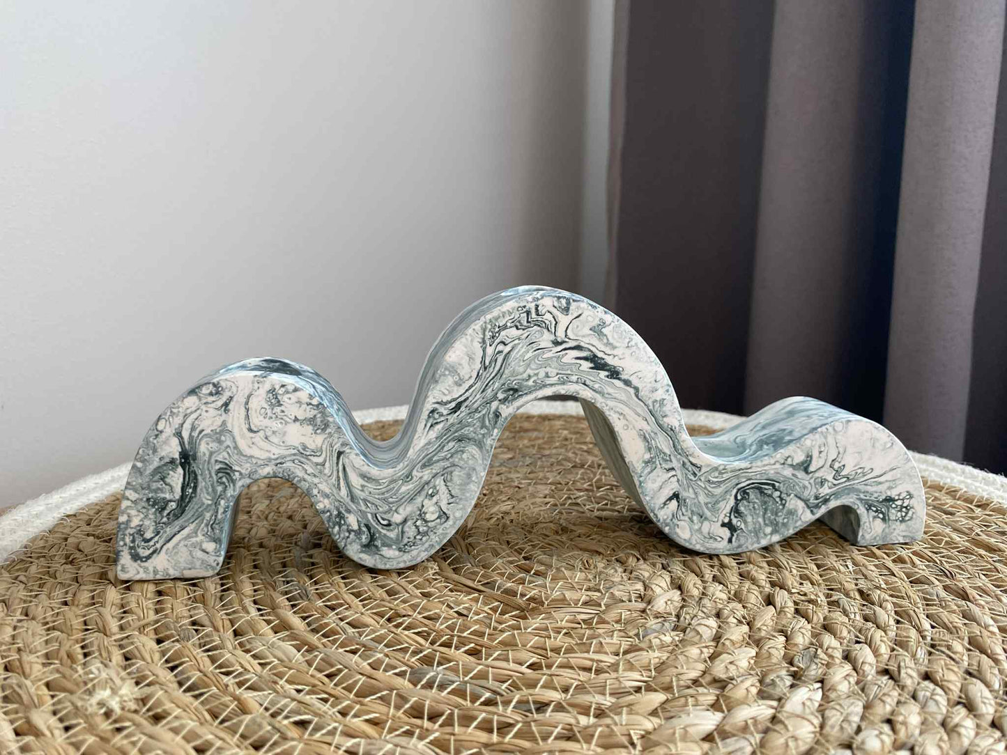 Lenkta žvakidė (žalsva)