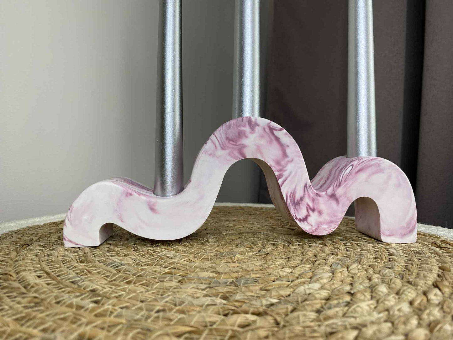 Lenkta žvakidė (rausva)