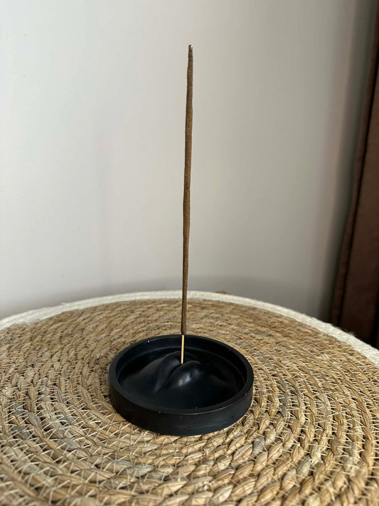 Smilkalinė lūpos (juoda)