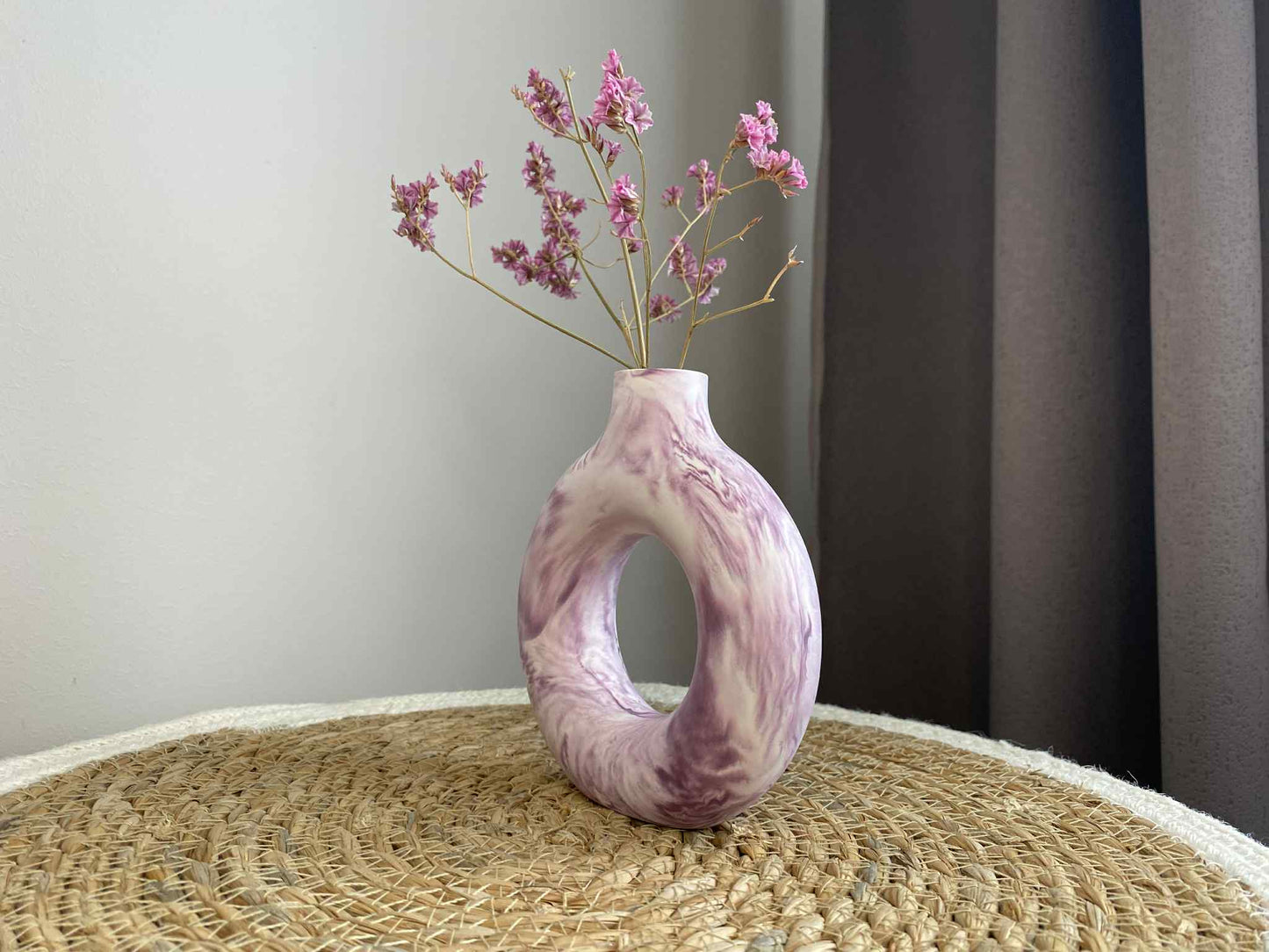 Ovali vazelė (violetinė)