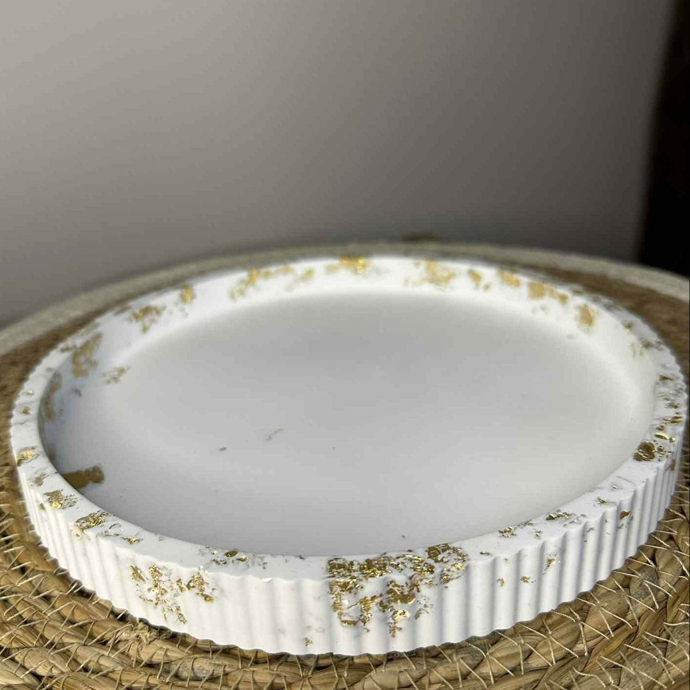 Universalus padėklas su indeliu (balta/auksinė)