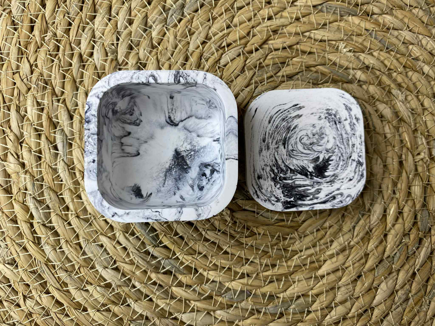 Kvadratinė dėžutė (juoda)