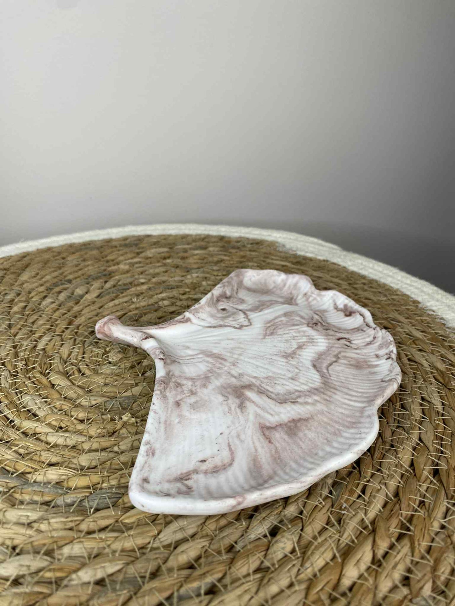 Ginkmedžio lapo padėkliukas (rudas)