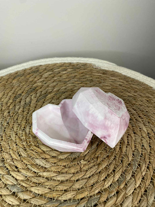 Širdelės formos dėžutė