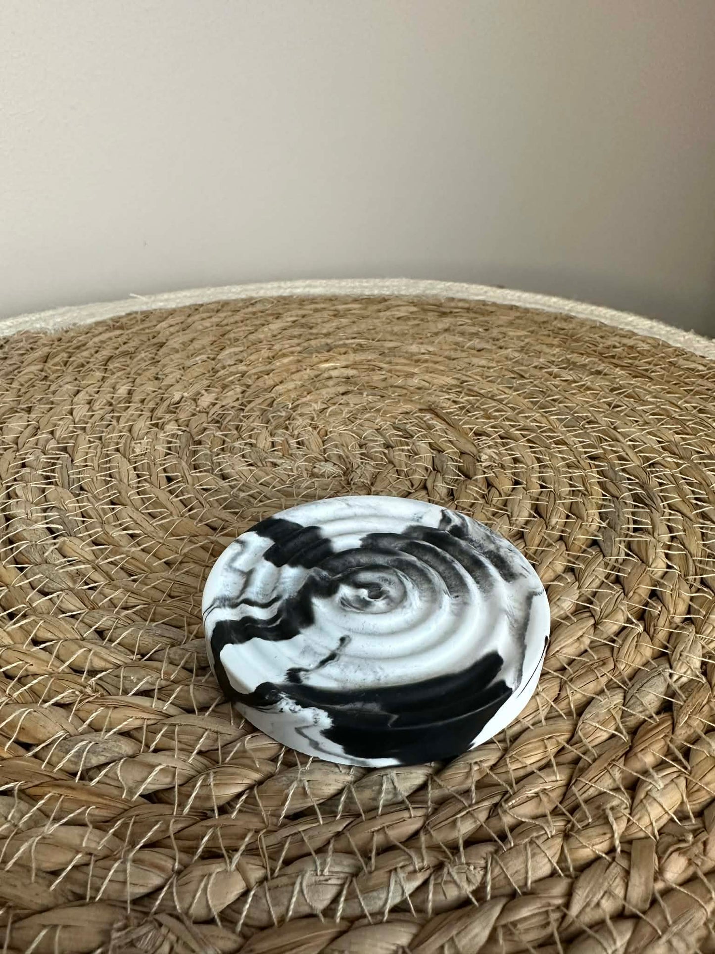 Mini smilkalinė (juodas marmuras)