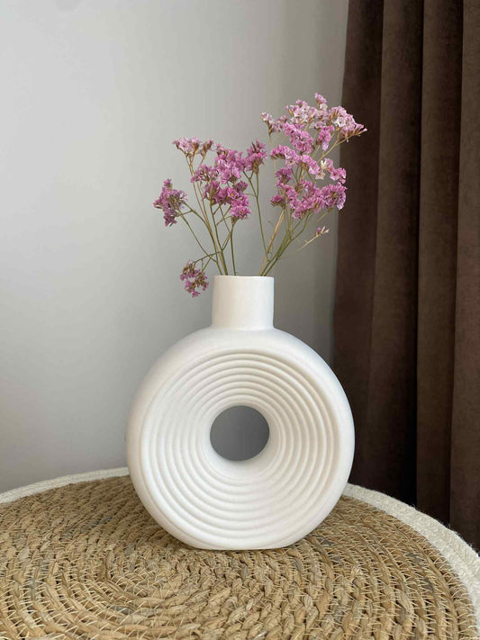 Modern vase (white)