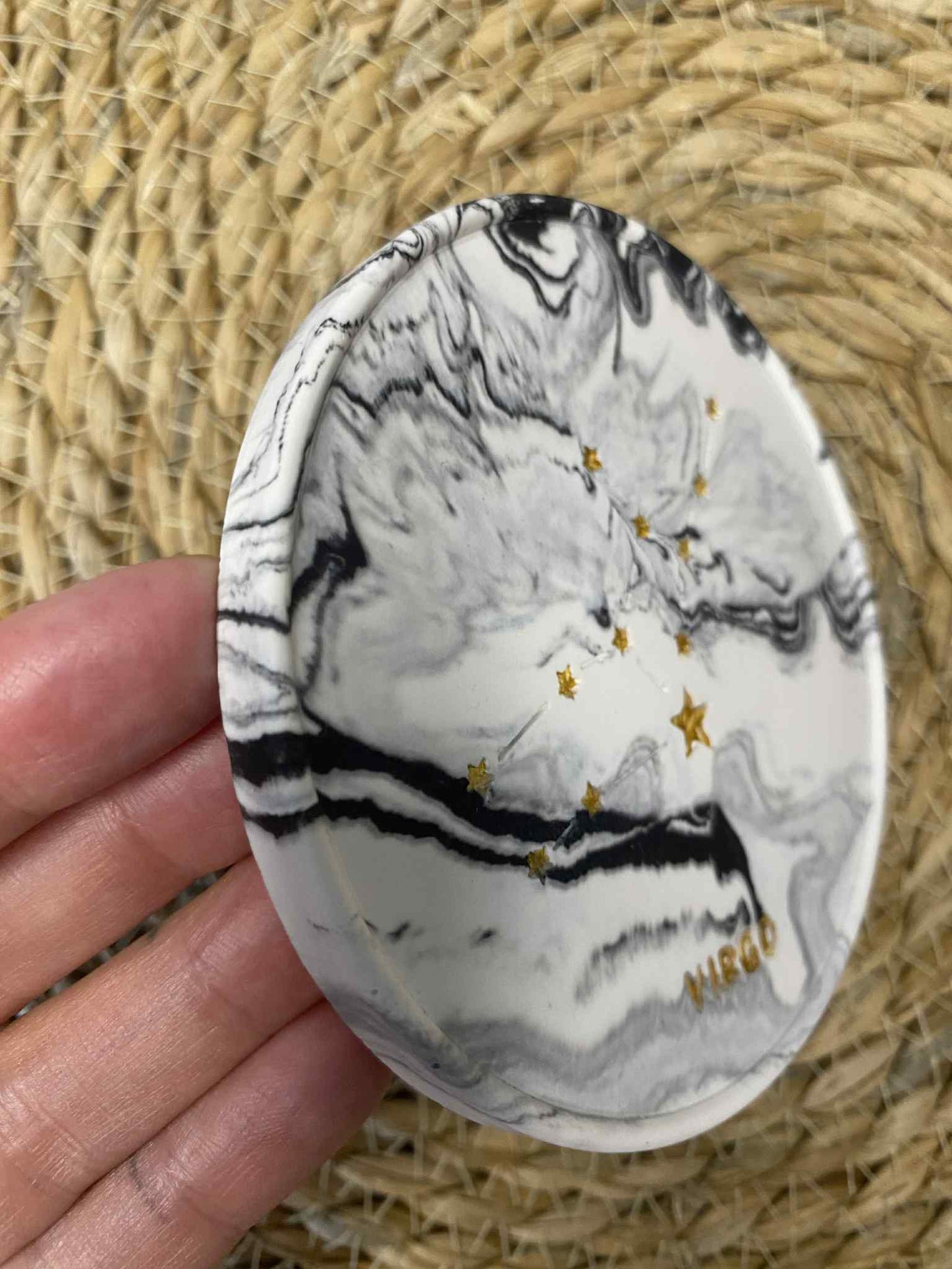 Padėkliukas su Mergelės žvaigždynu