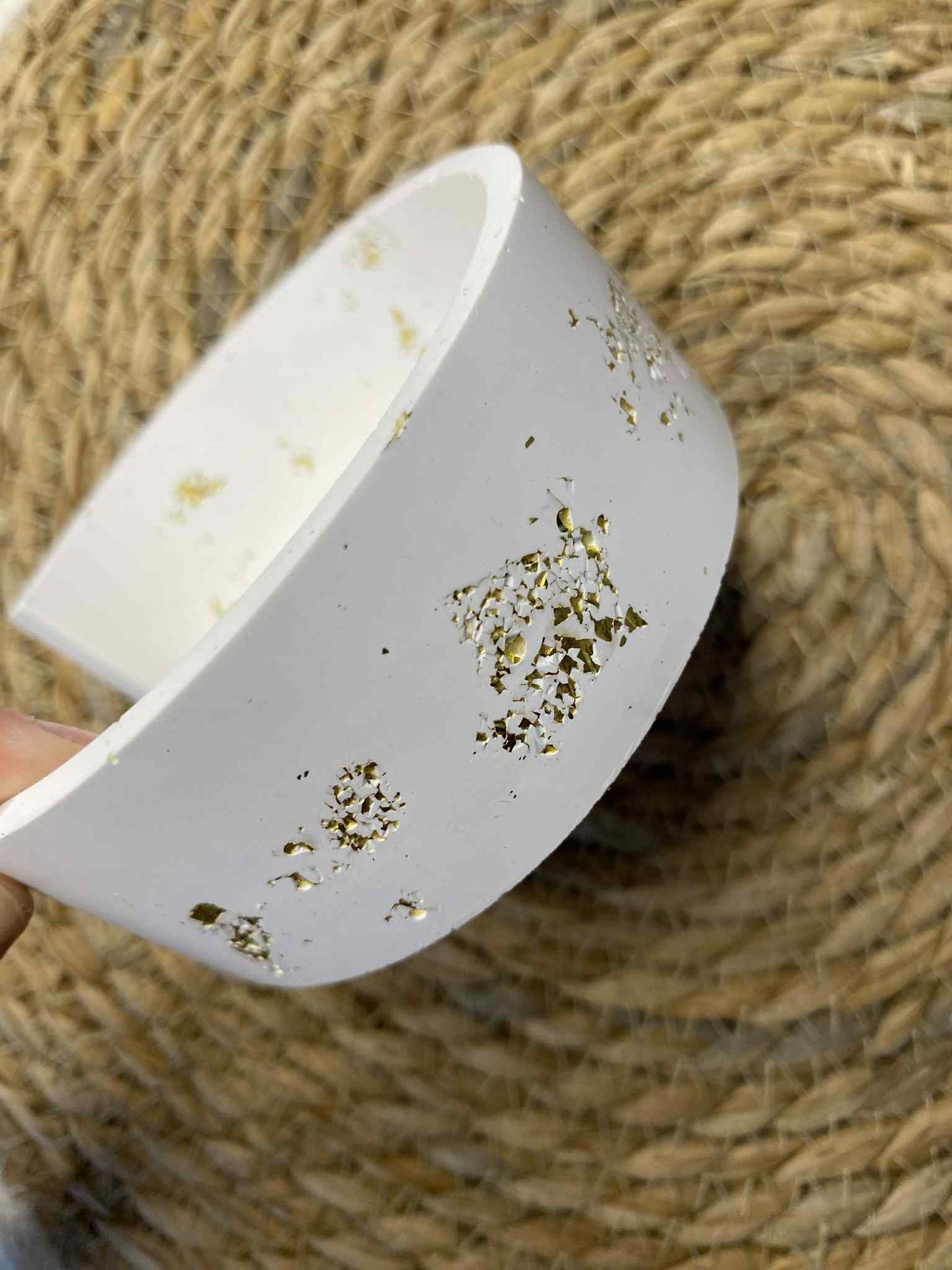 Puodelių padėkliukų rinkinys (balta/auksinė)