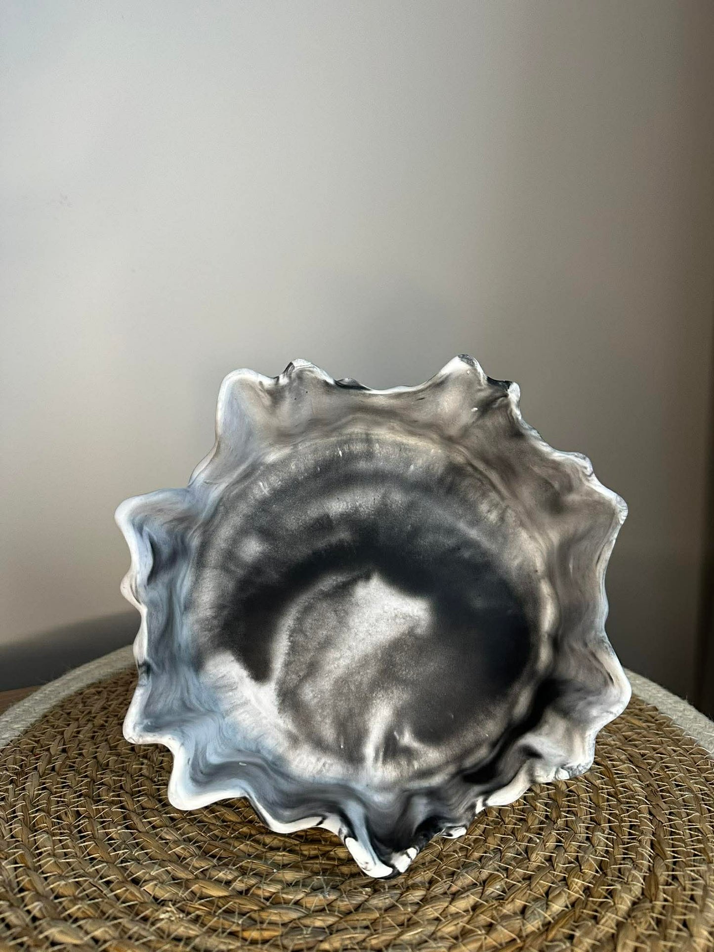 Išskirtinio stiliaus dubenėlis (juodas)