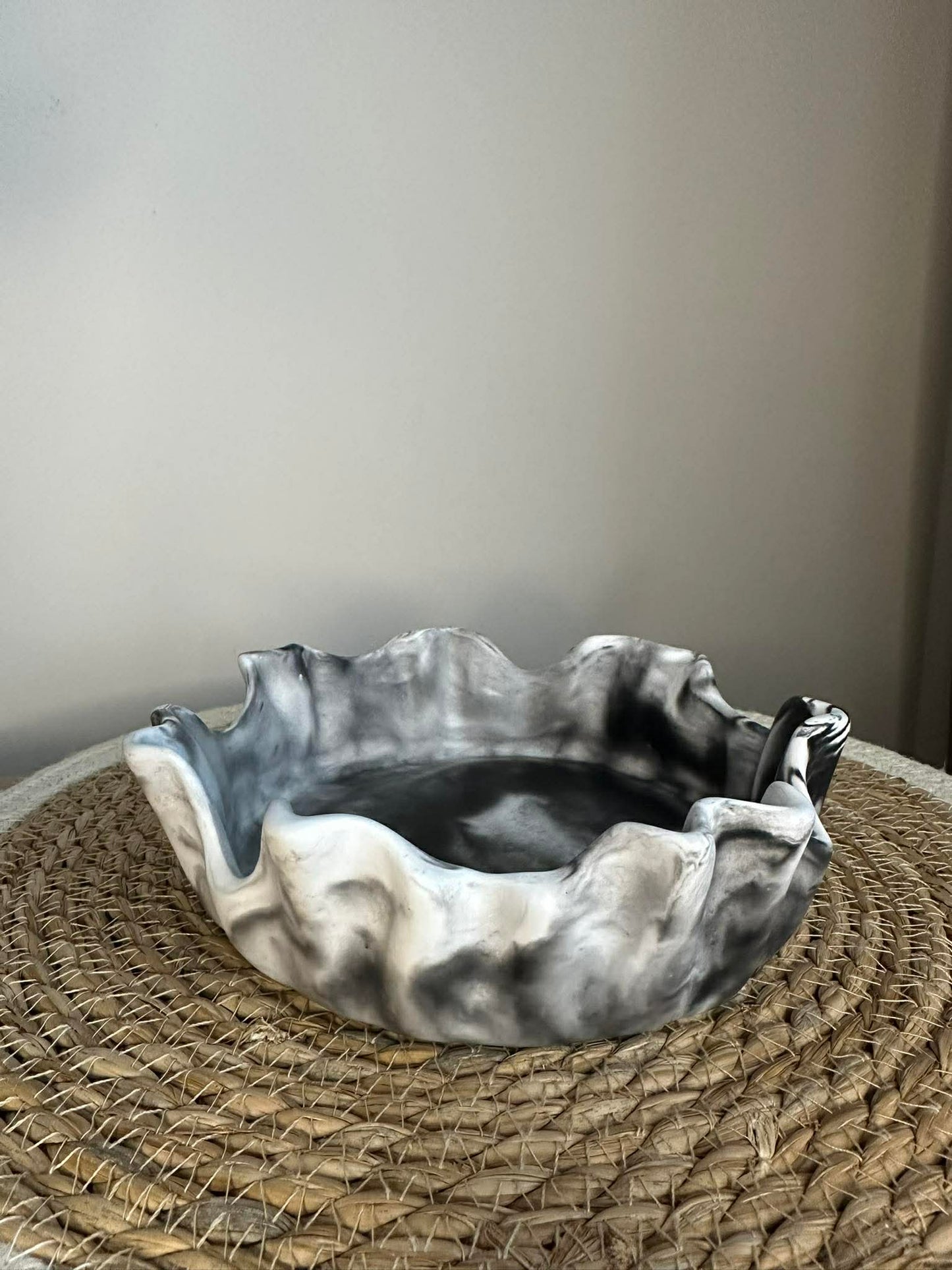 Išskirtinio stiliaus dubenėlis (juodas)