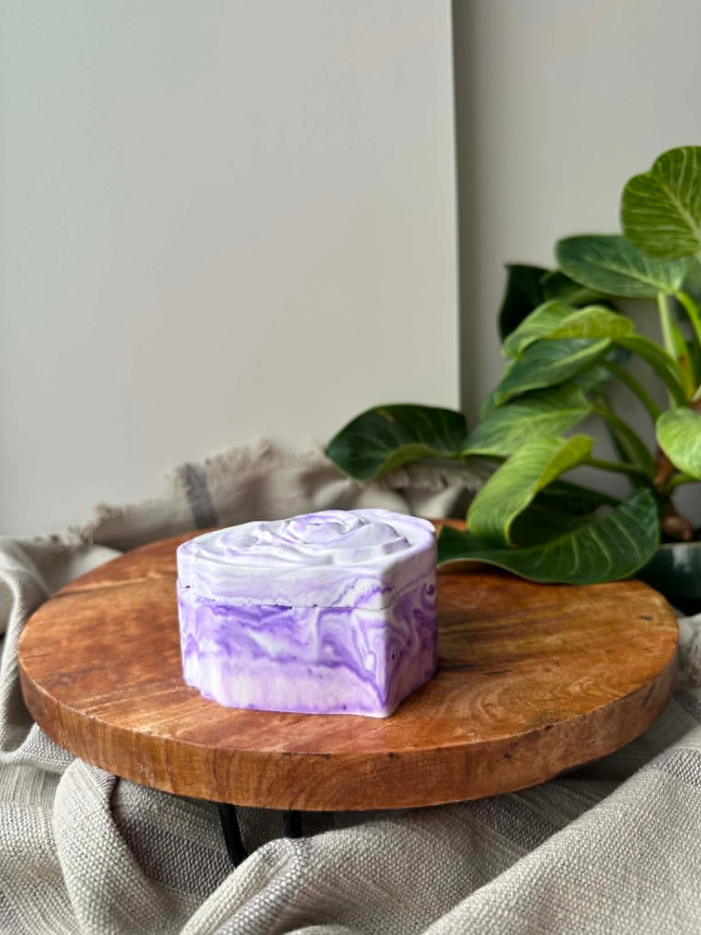 Dėžutė su dangteliu „Rožės širdis“ (violetinė)