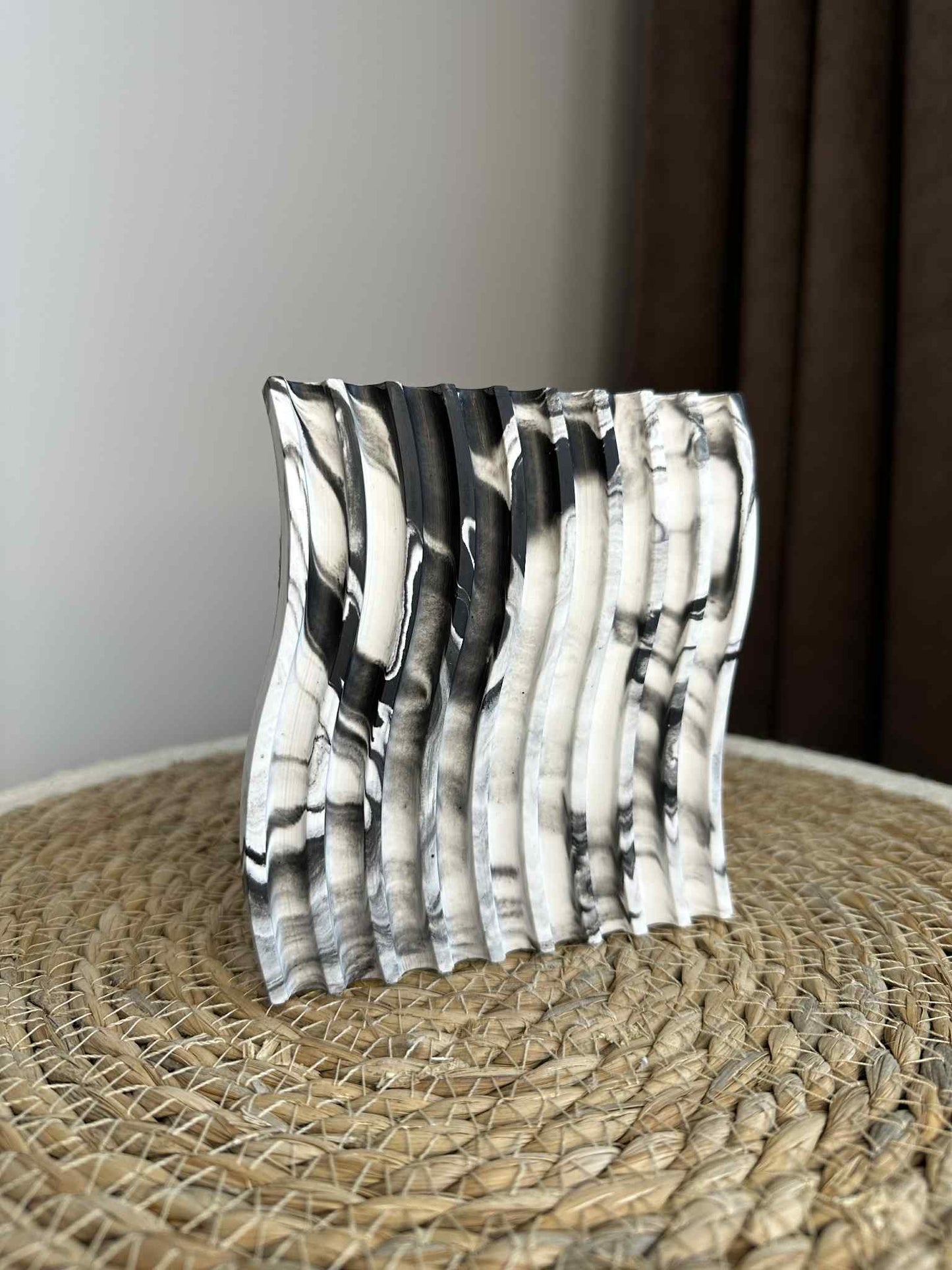 Banguotas padėkliukas (juodas)