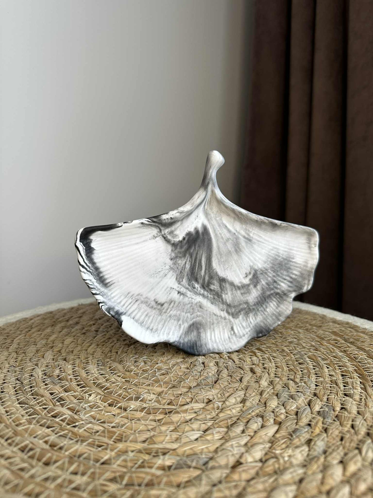 Ginkmedžio lapo padėkliukas (juodas)