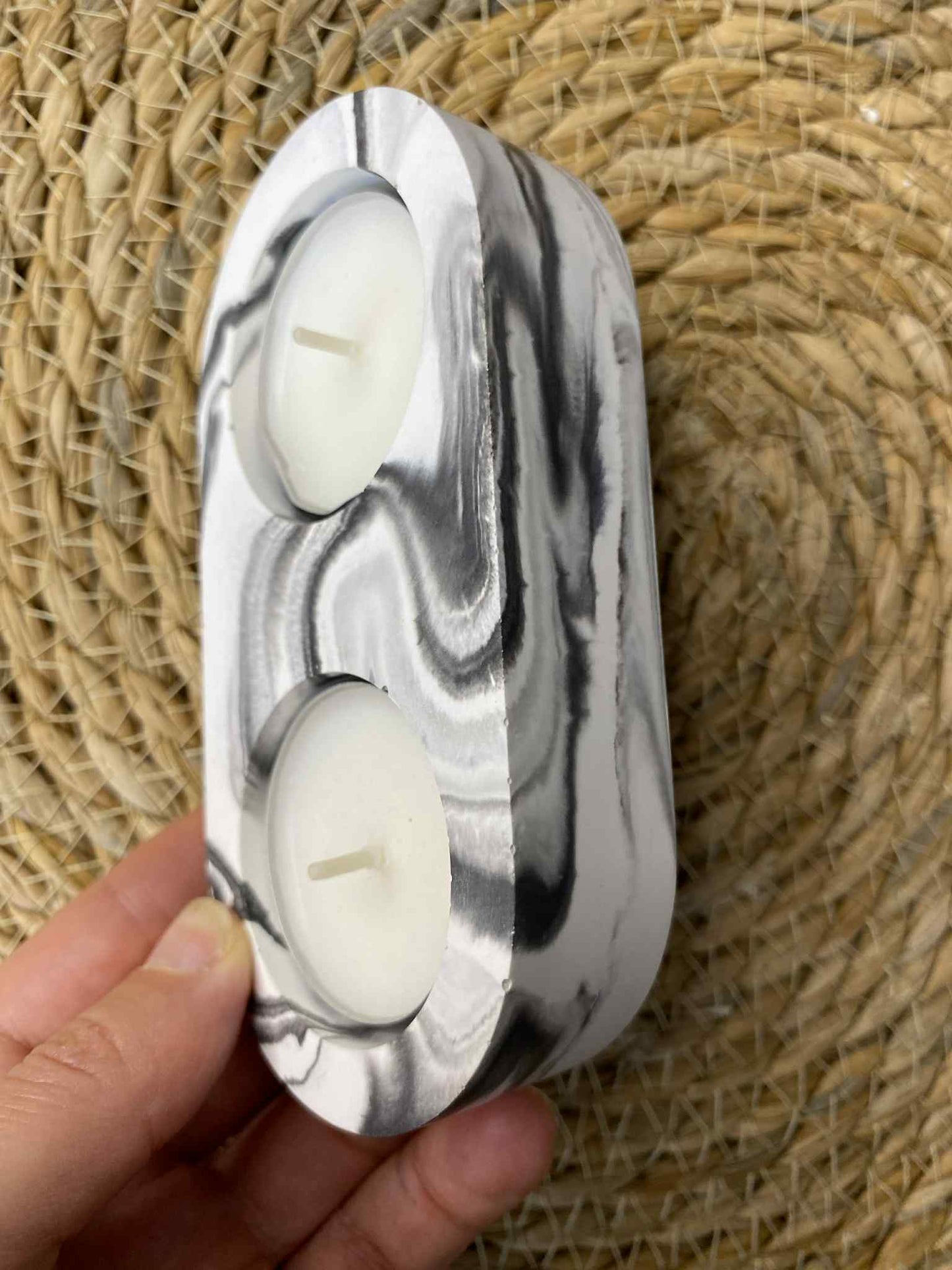 Two-piece candlestick (black)