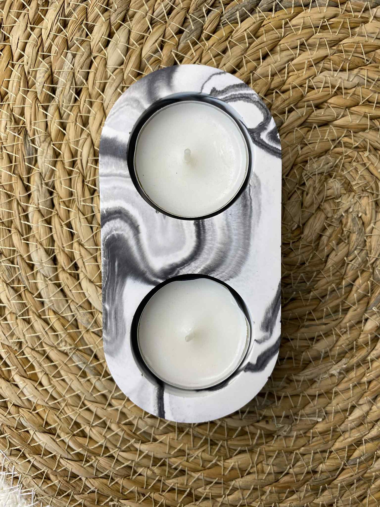 Two-piece candlestick (black)