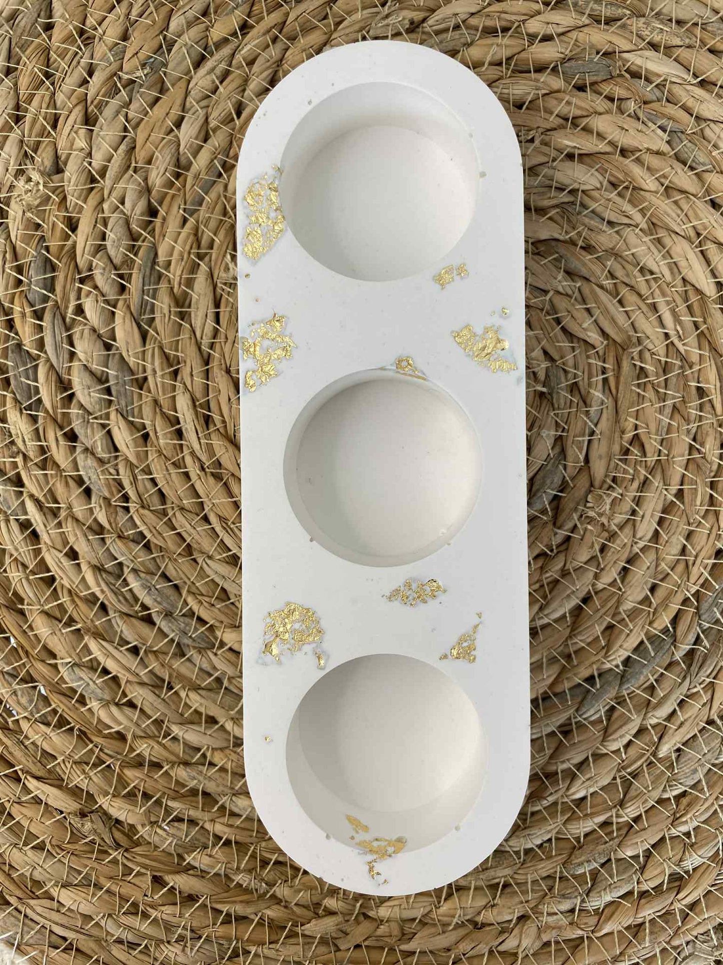 Trijų dalių žvakidė (balta/auksinė)