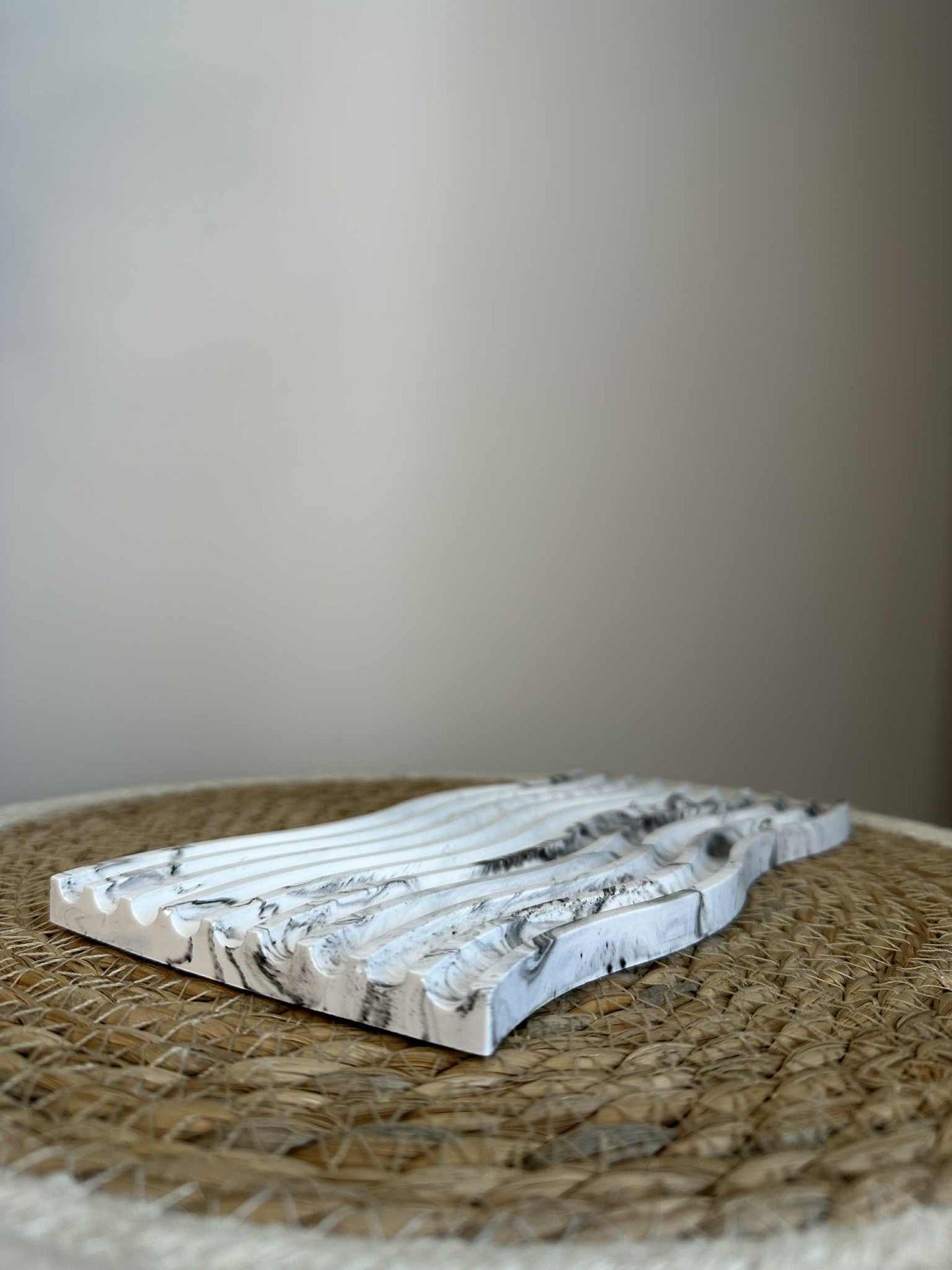 lange, wellenförmige Achterbahn (schwarz)