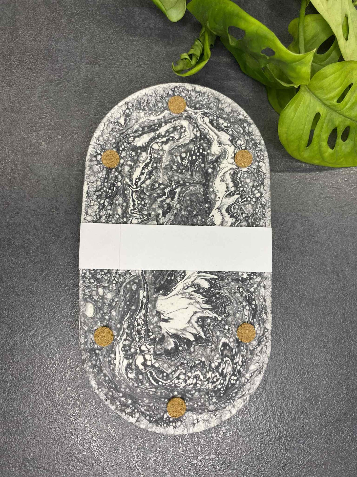 Two-piece candlestick (black)