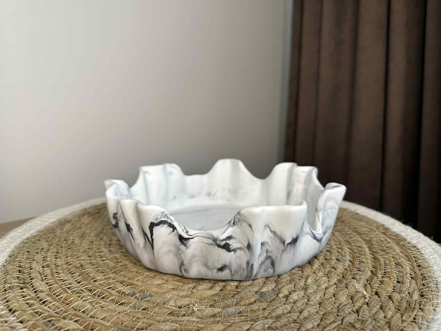 Išskirtinio stiliaus dubenėlis (juodas marmuras)