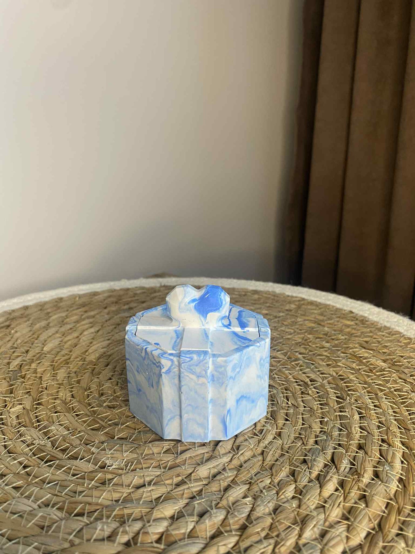 Dėžutė su kaspinėliu (mėlyna)