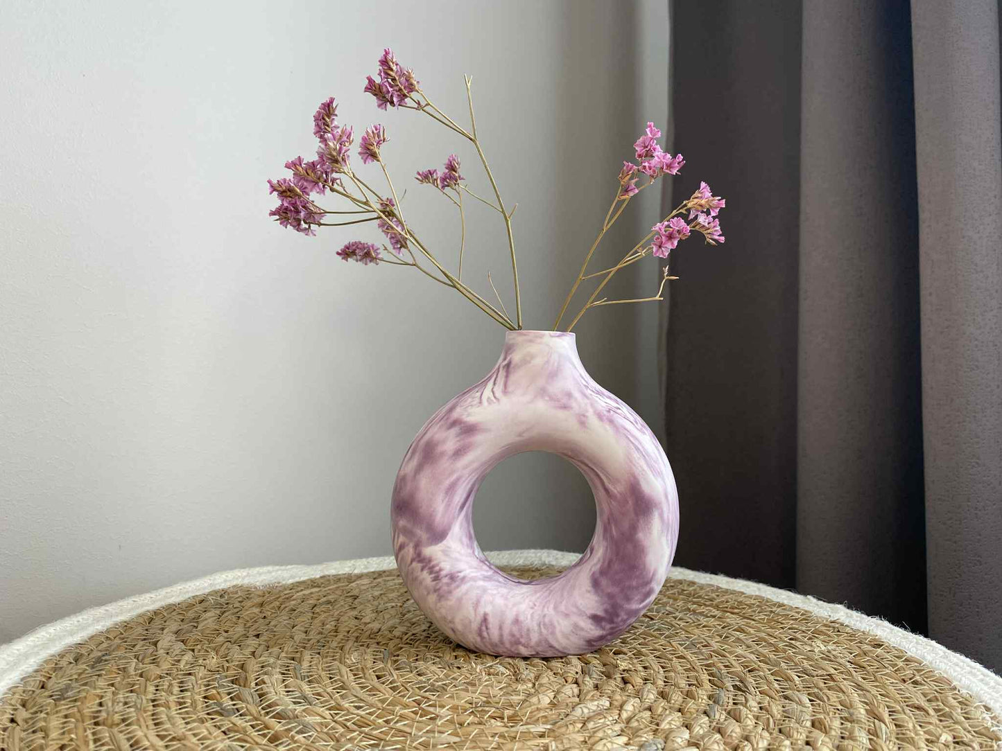 Ovali vazelė (violetinė)