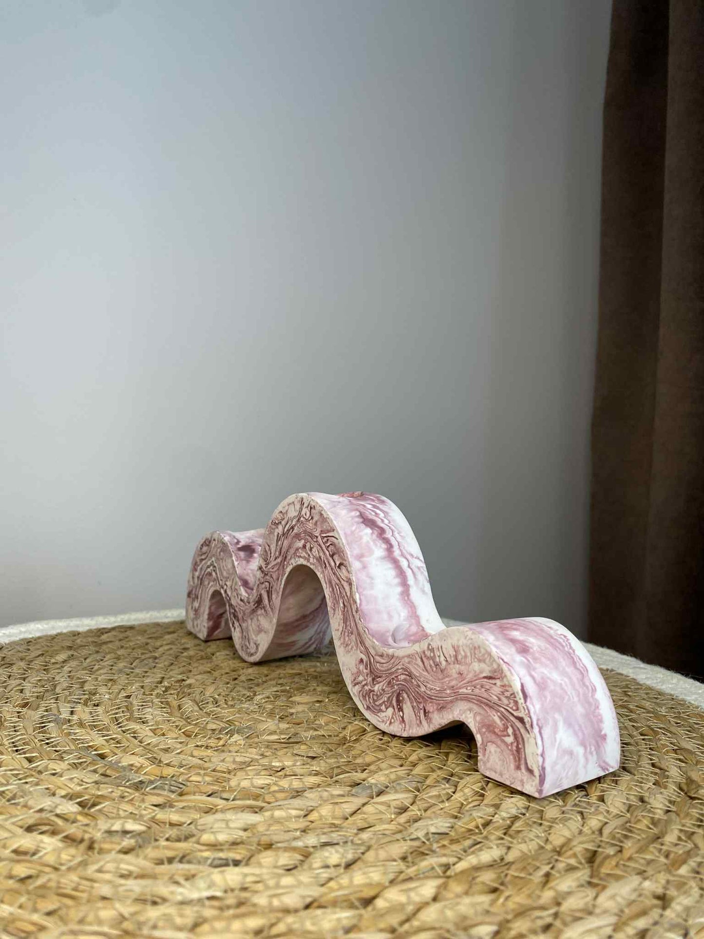 Lenkta žvakidė (violetinė)