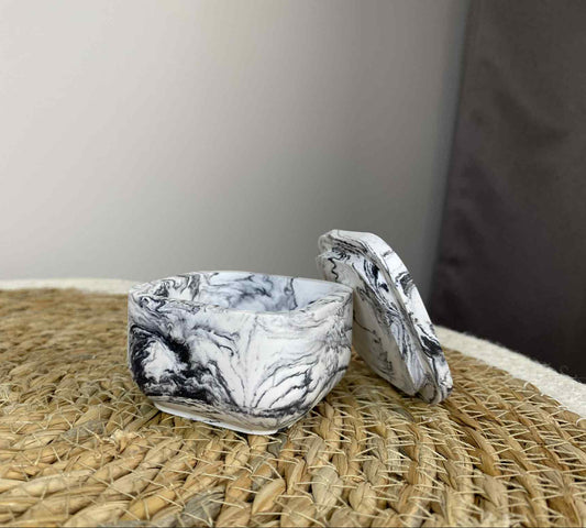 Kvadratinė dėžutė (juoda)