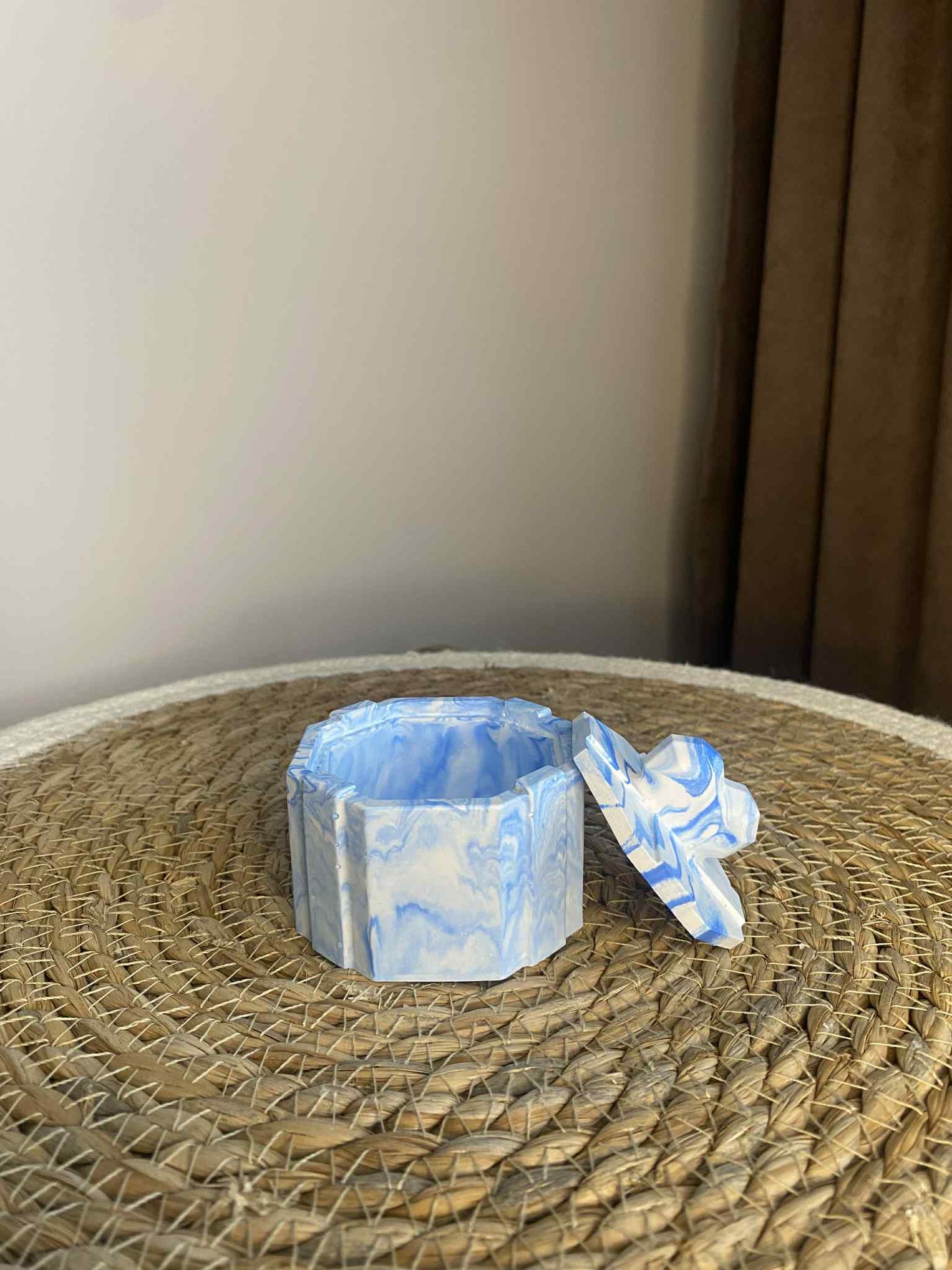 Dėžutė su kaspinėliu (mėlyna)