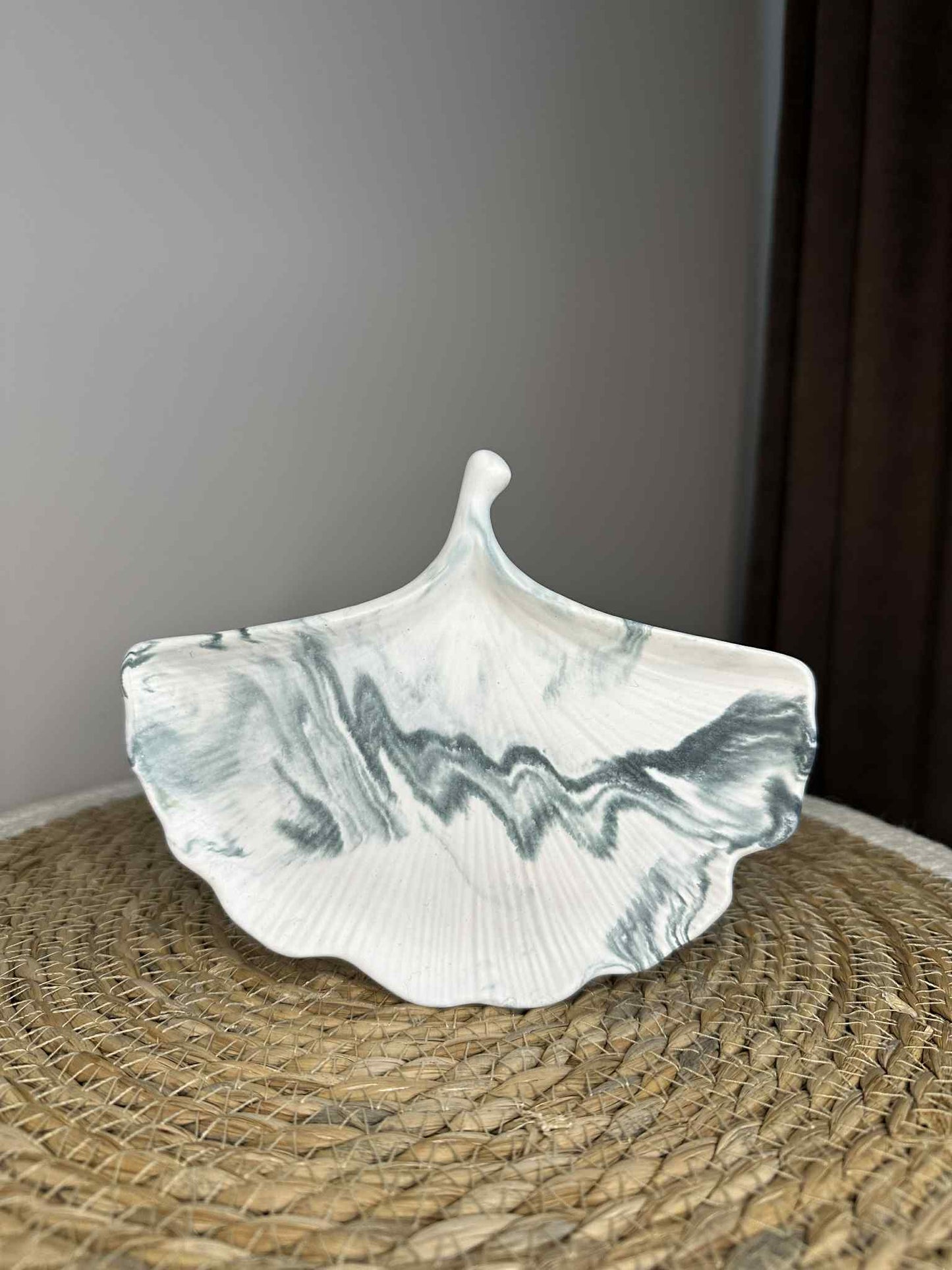 Ginkmedžio lapo padėkliukas (moderni žalia)