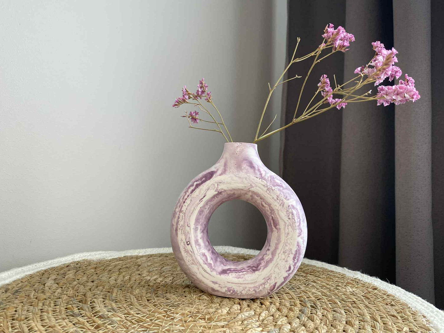 Ovali vazelė (violetinė)