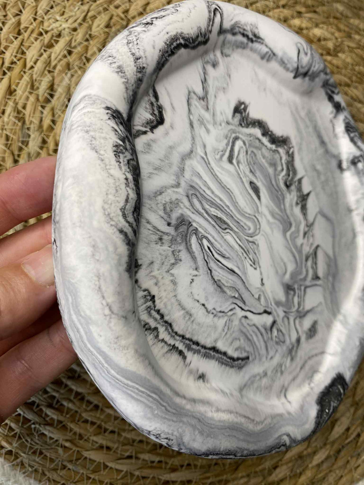 Padėkliukas apvalus debesėlis (juoda)