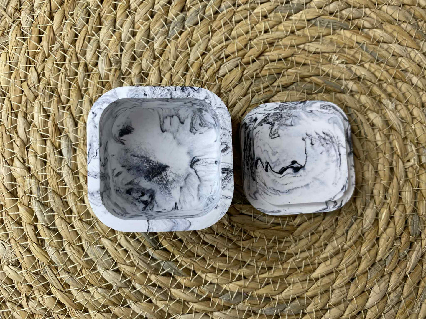 Kvadratinė dėžutė (juoda)