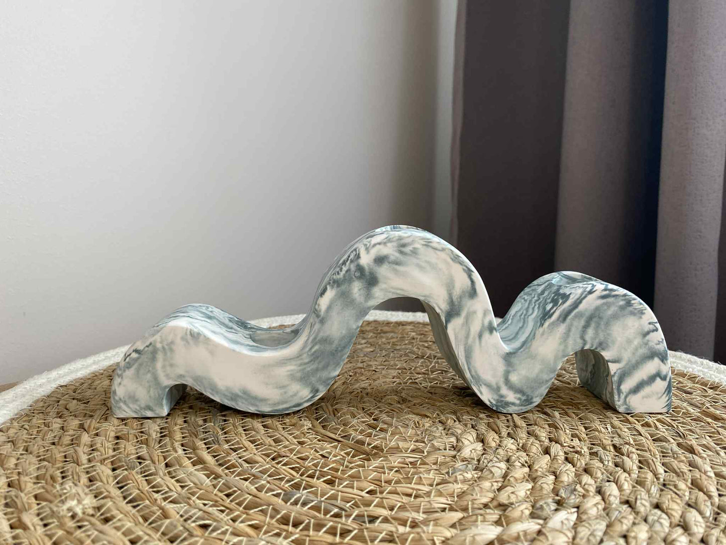 Lenkta žvakidė (žalsva)