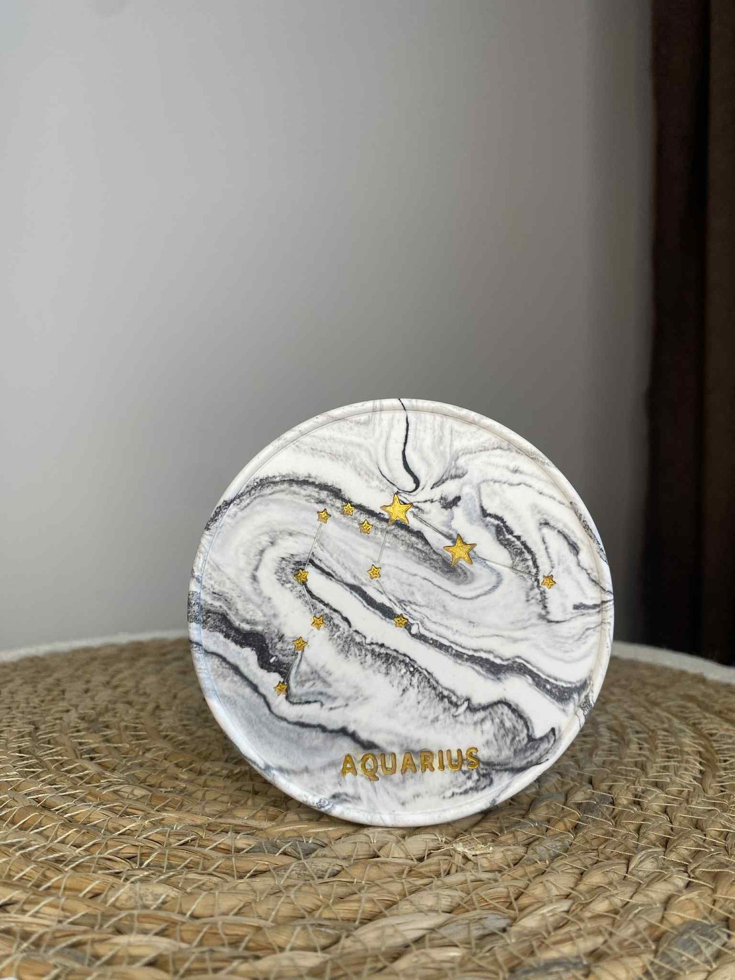 Padėkliukas su Vandenio žvaigždynu