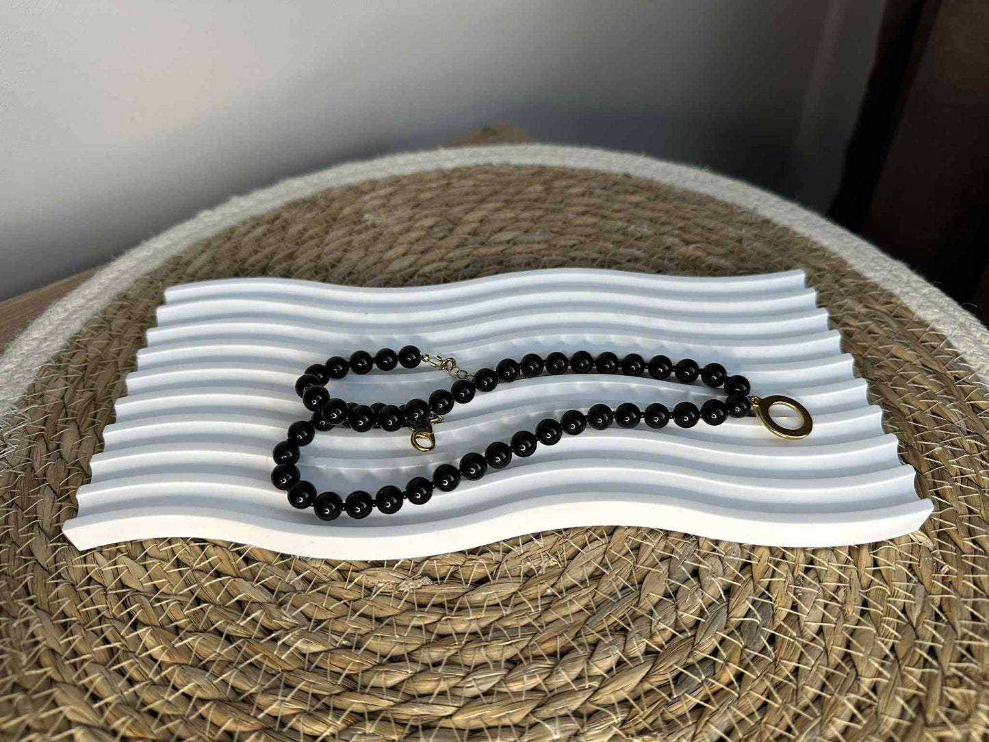 Ilgas banguotas padėkliukas (baltas)