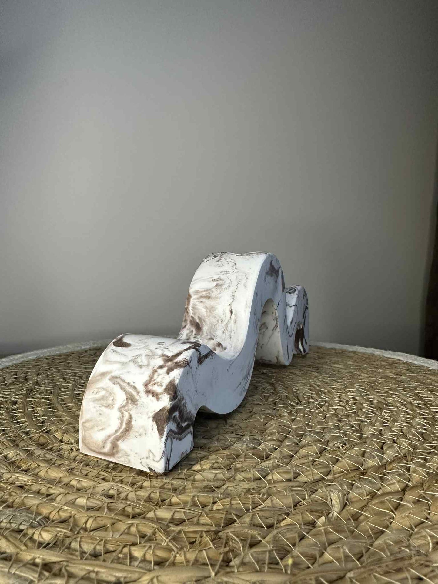 Gebogener Kerzenständer (braun)