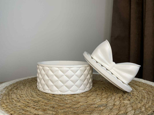 Schachtel mit Schleife (weiß)