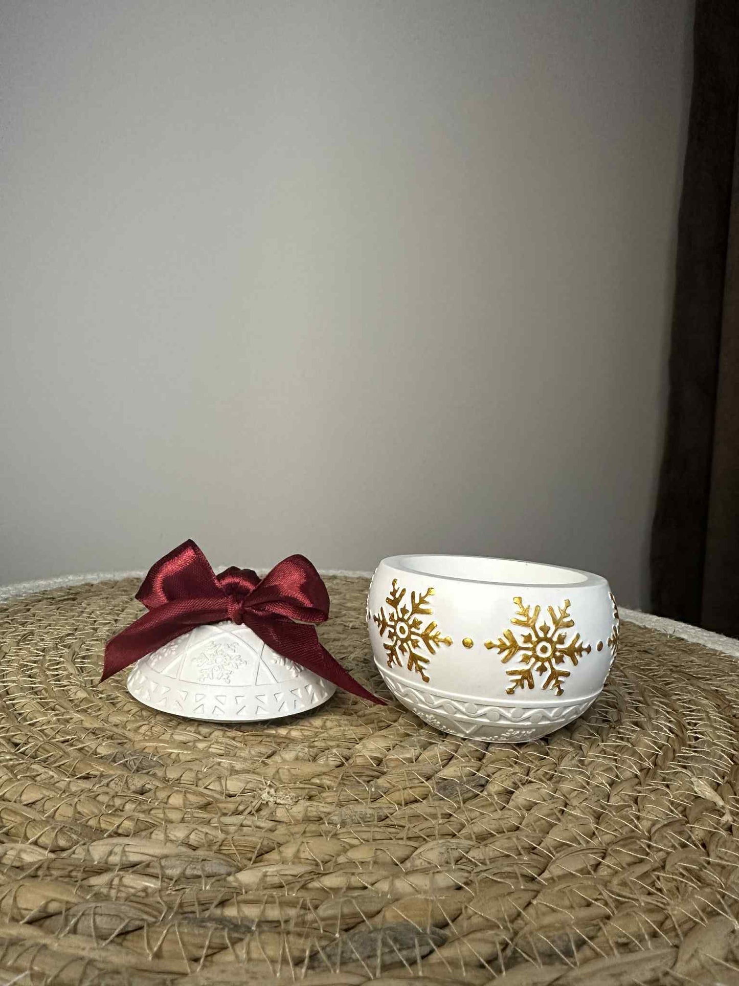 Kalėdinis žaisliukas - dėžutė - su kaspinėliu