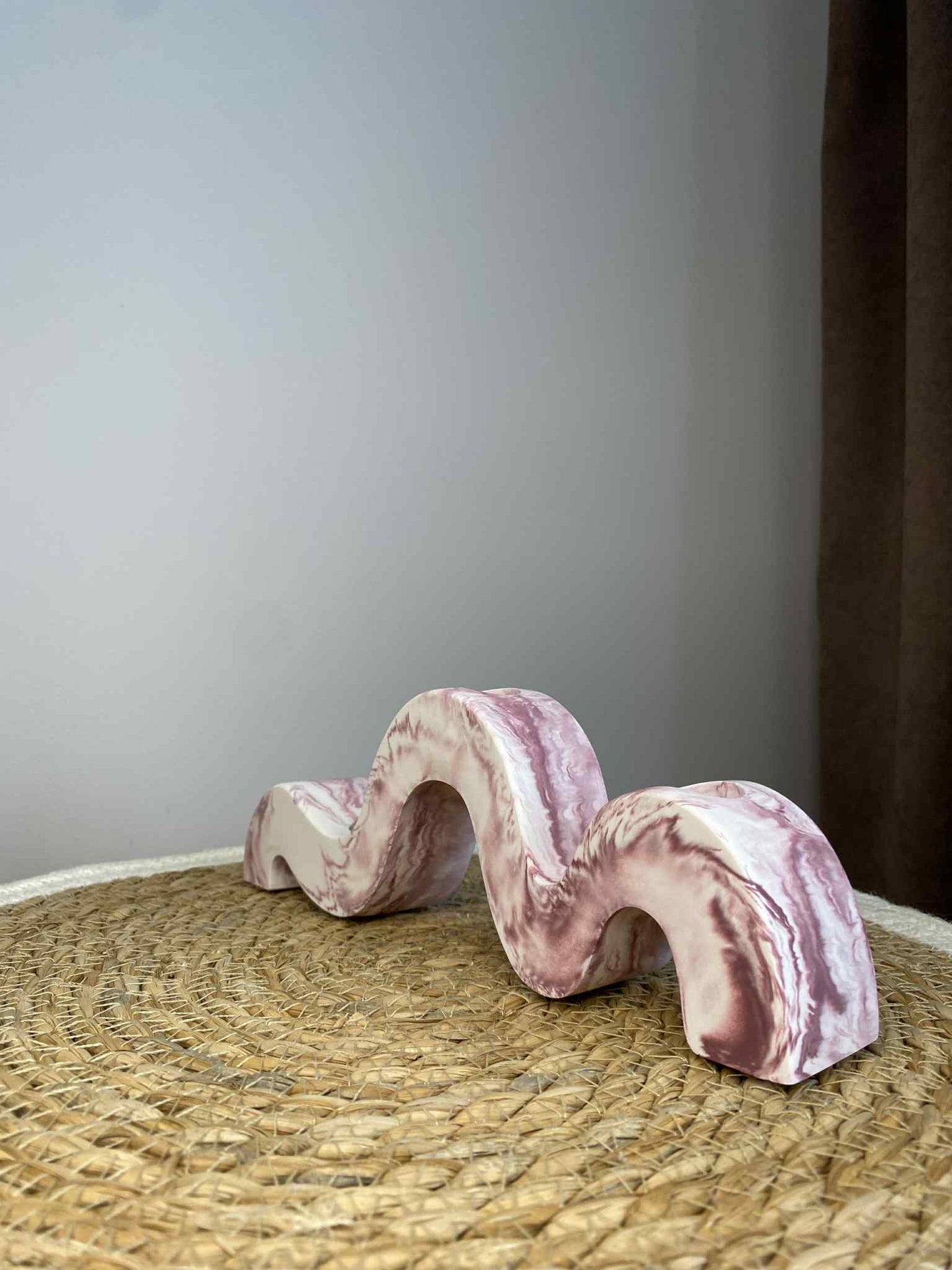 Lenkta žvakidė (violetinė)