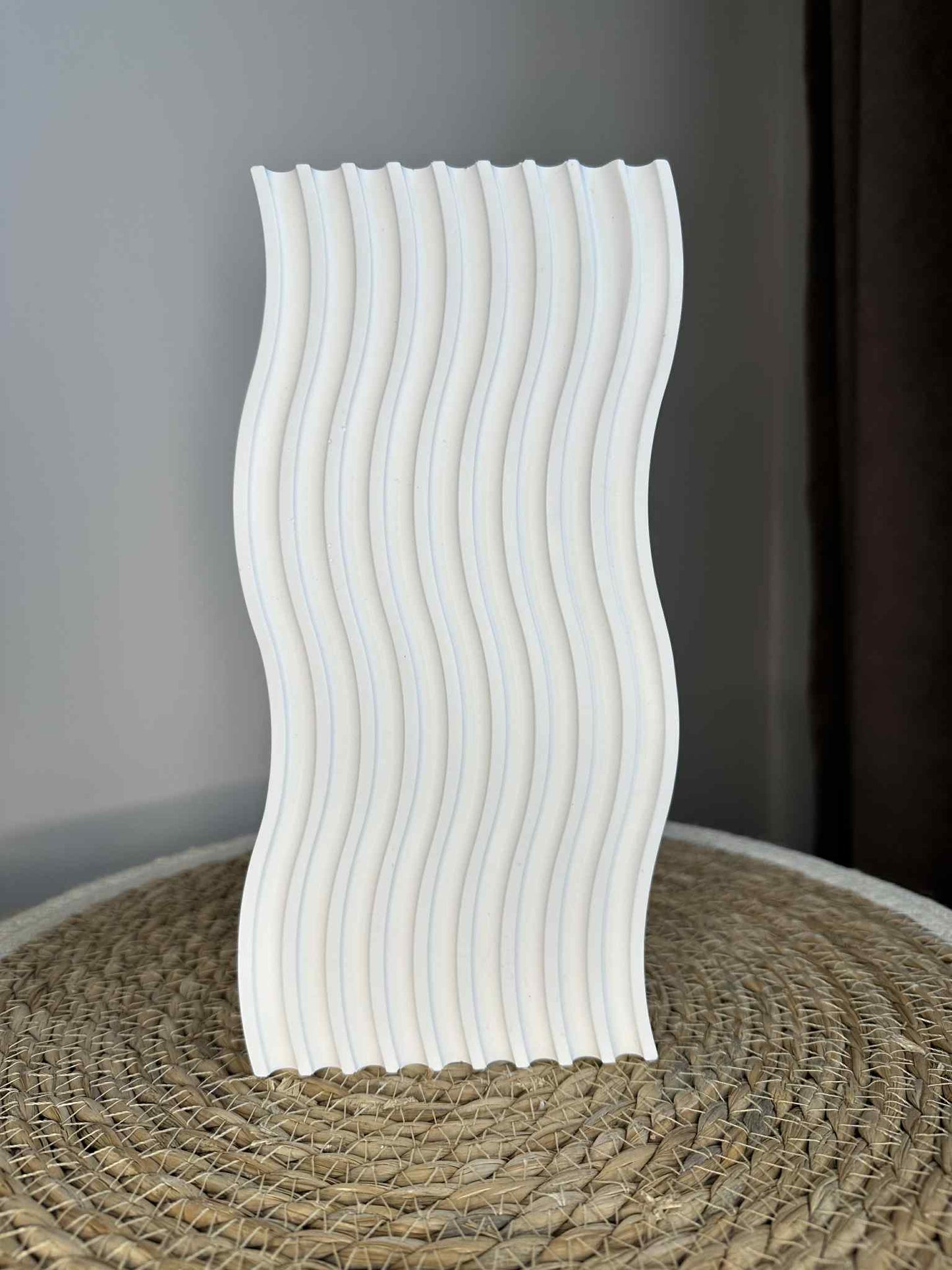 Ilgas banguotas padėkliukas (baltas)