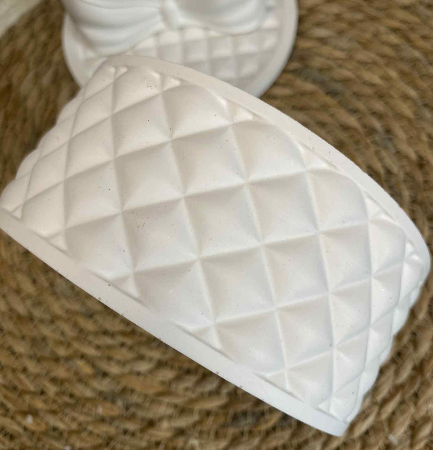 Dėžutė su kaspinėliu (balta)