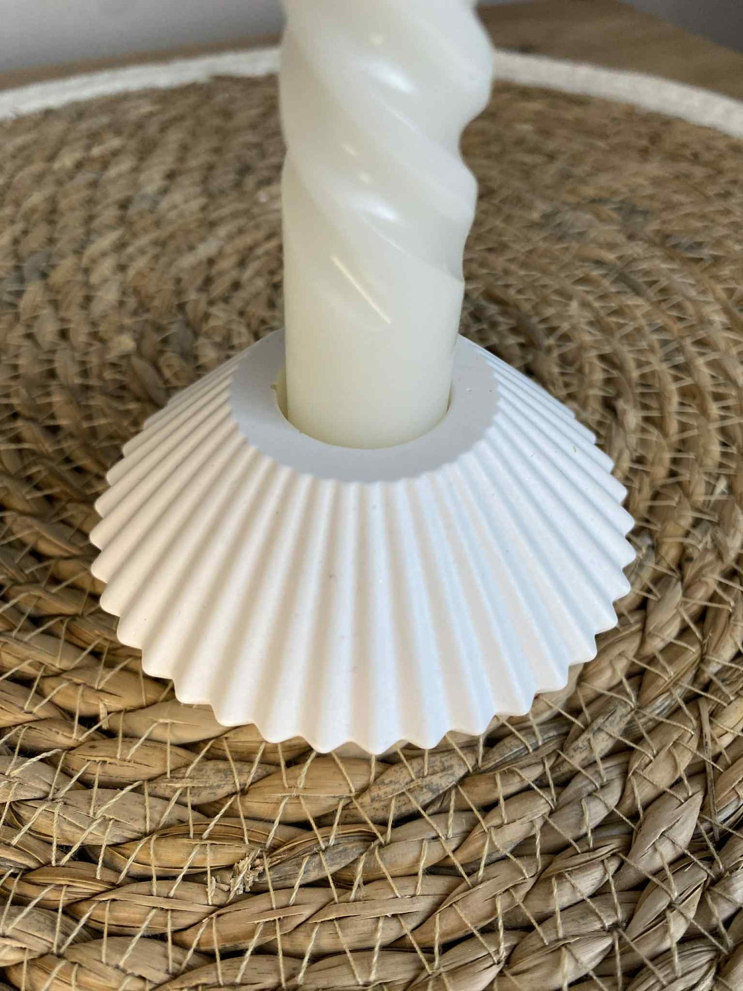 Moderni žvakidė modelis 3 (balta)